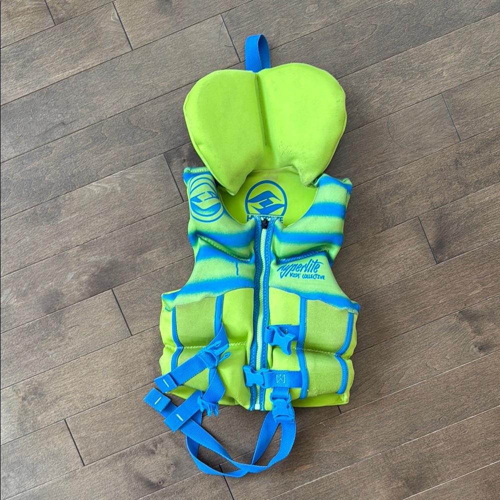 Child size Hyperlite Green and Blue Life Vest. GUC